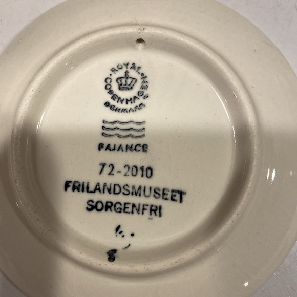 Denmark 3 1/4” Plates - Set of 4 - Picture 3 of 9